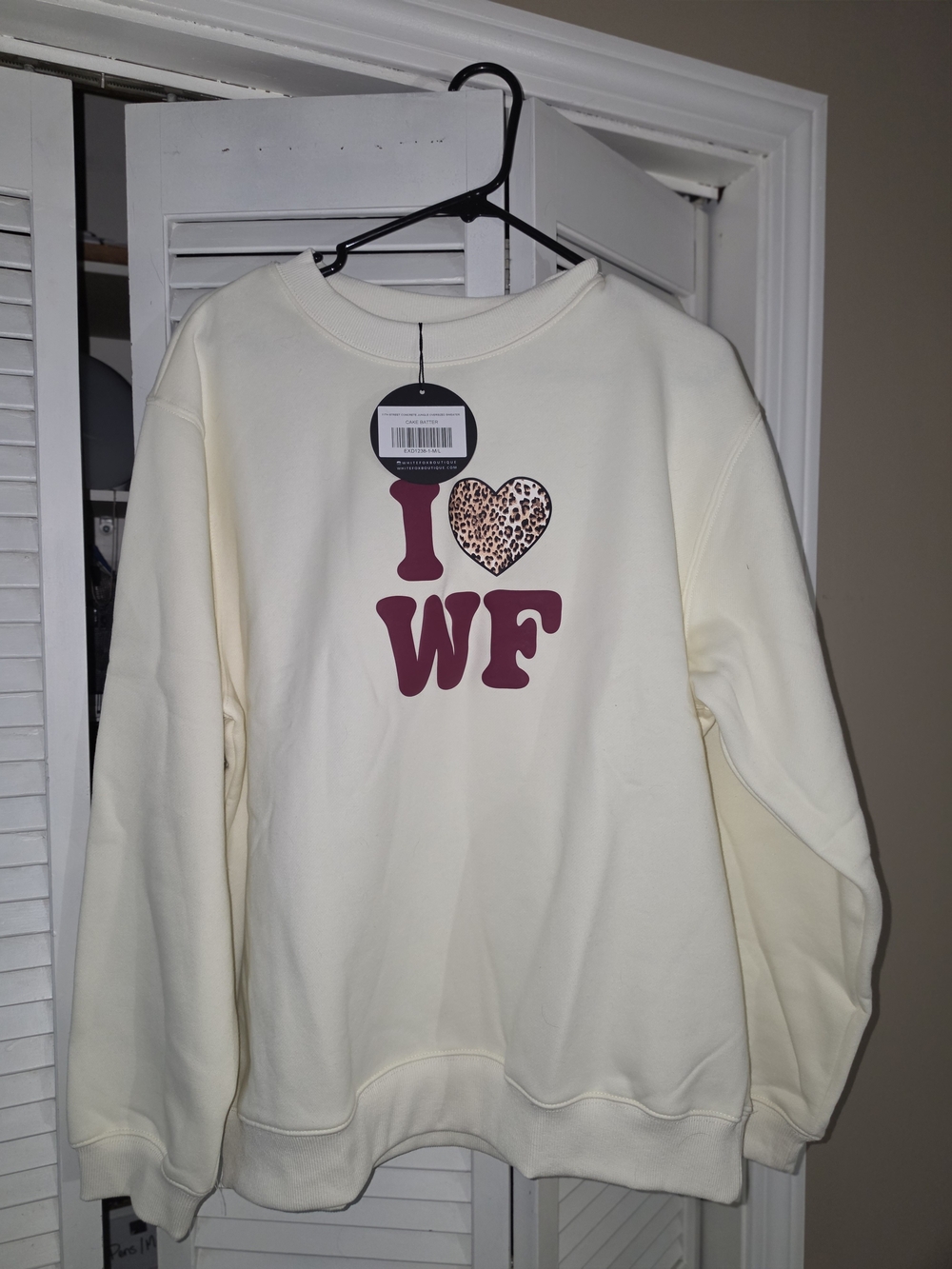 NWT White Fox Boutique I ❤️ WF Leopard Heart Oversized Crewneck Sweatshirt